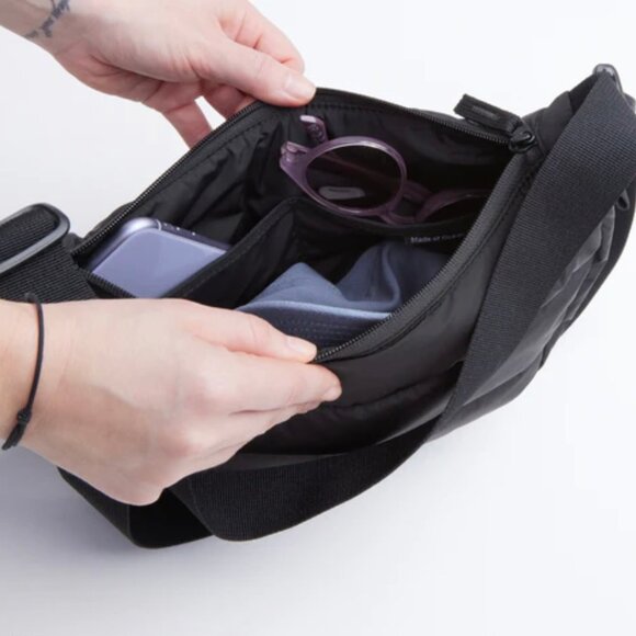 Puffer Moon Bag Small - Picture 4 of 8